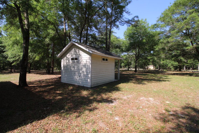 4799 56th St, Trenton, FL 32693