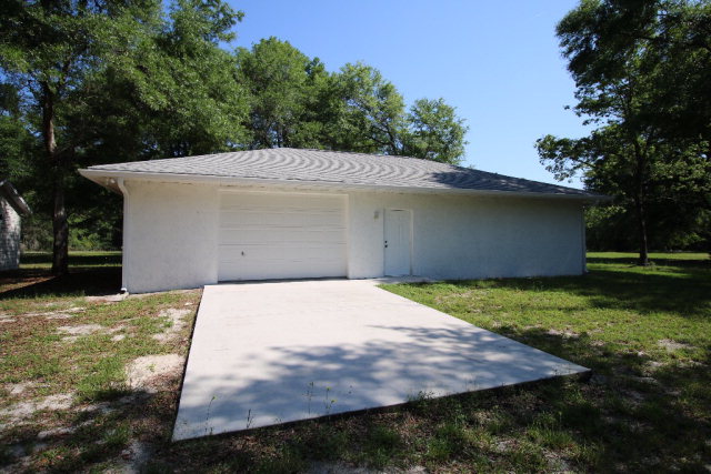 4799 56th St, Trenton, FL 32693