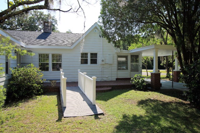 605 Main St, Trenton, FL 32693
