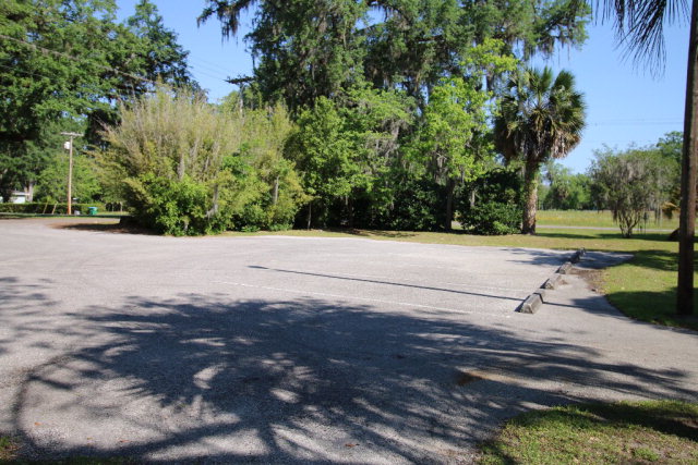 605 Main St, Trenton, FL 32693