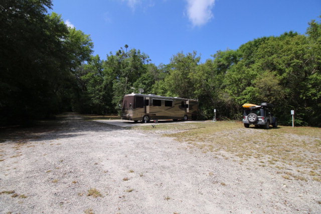 16 268th Ave, Old Town, FL 32693