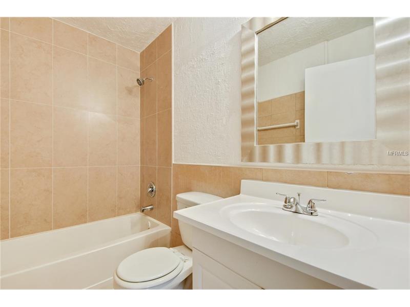 242 W G H WASHINGTON STREET, Apopka, FL 32703