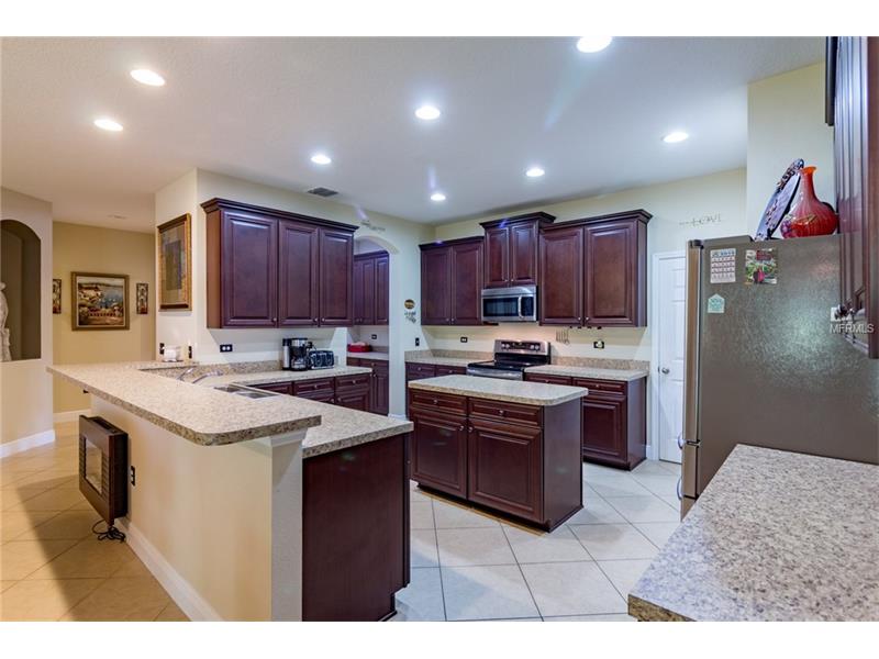 876 COUNTS CREST CIRCLE, Apopka, FL 32712