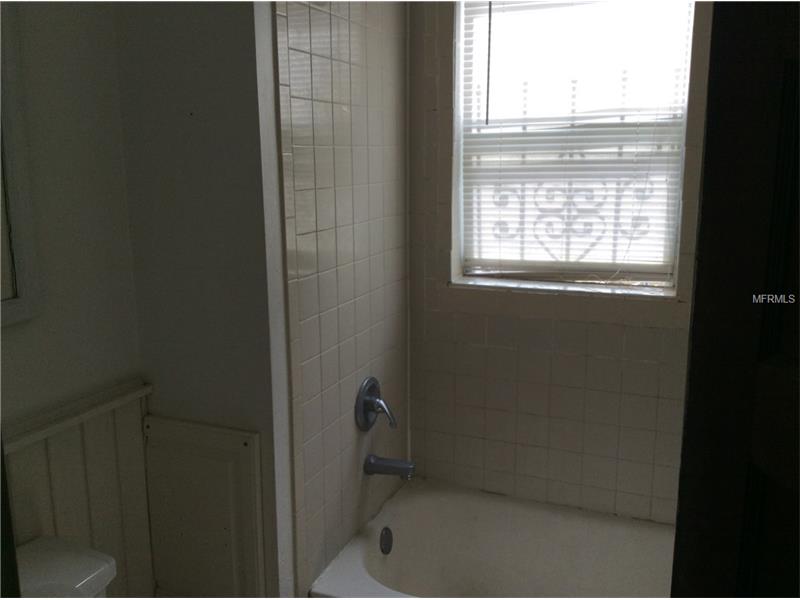 138 W HOWRY AVENUE, Deland, FL 32720