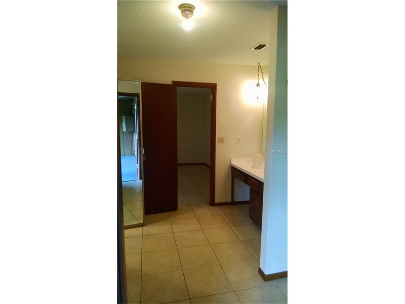 910 W Elsasser St, Deland, FL 32720