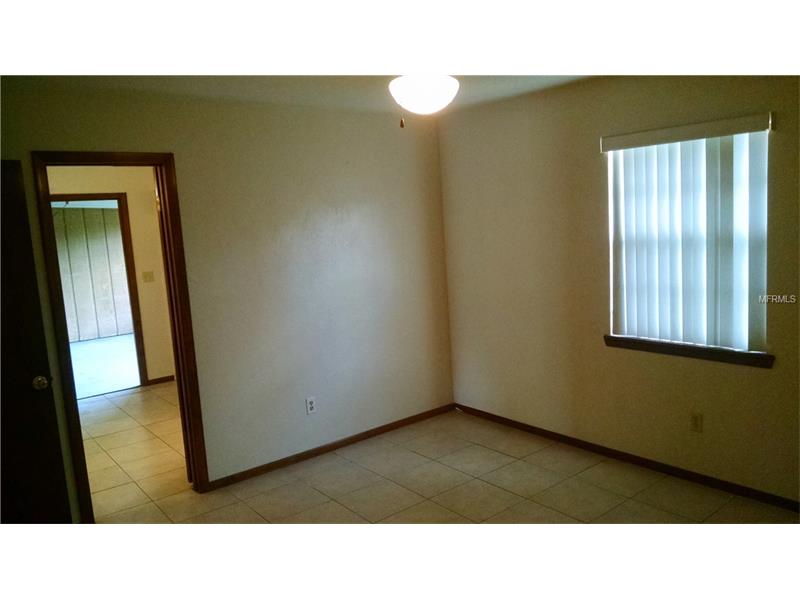 910 W Elsasser St, Deland, FL 32720