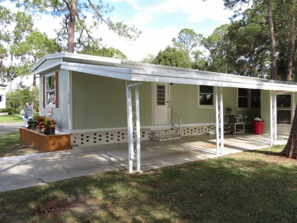 Country Club Manor168 WoodmereEustis, FL 32726