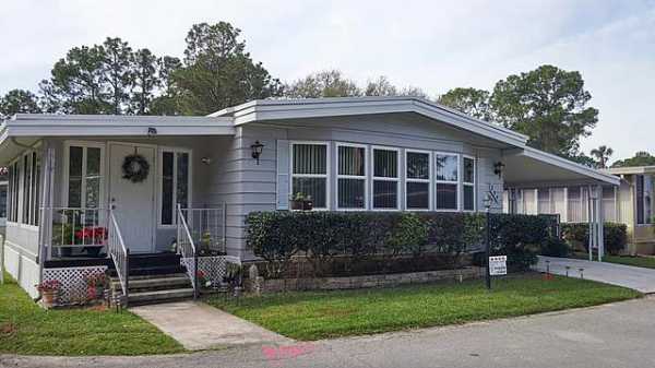 Country Club Manor254 Pinewood DriveEustis, FL 32726
