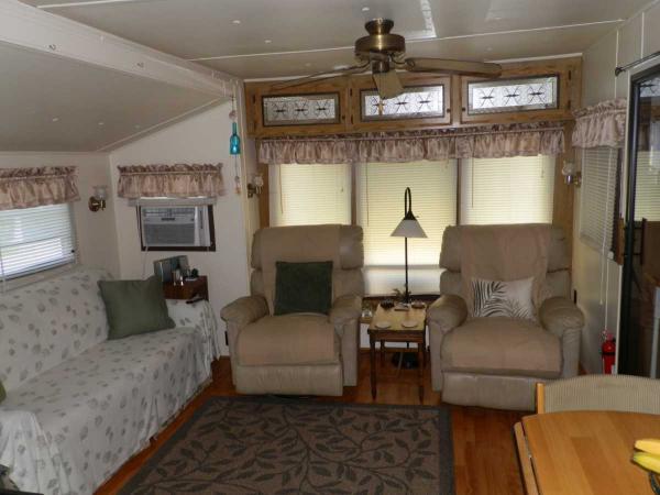 Southern Palms RV Resort 258 CameliaEustis, FL 32726
