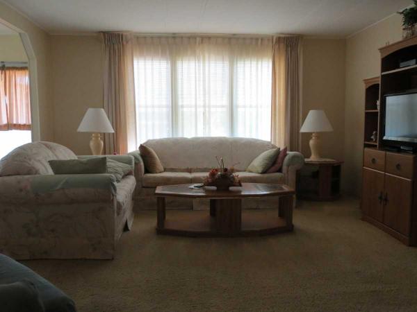 Country Club Manor188 Palm Meadows DriveEustis, FL 32726