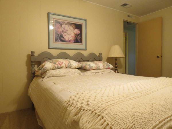Country Club Manor188 Palm Meadows DriveEustis, FL 32726