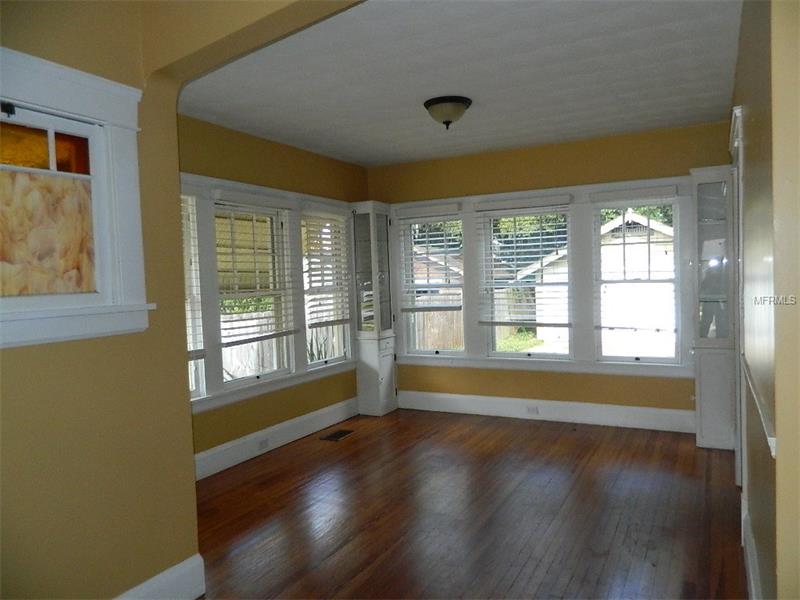 513 E WASHINGTON AVENUE, Eustis, FL 32726