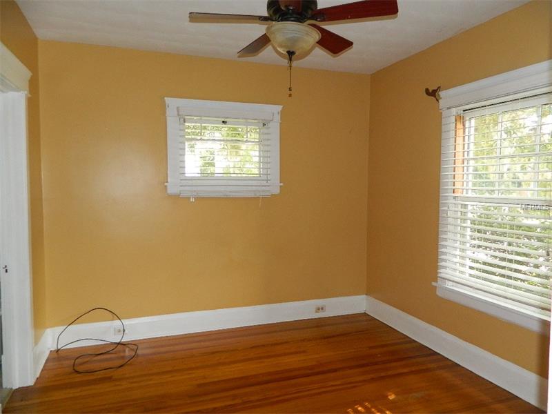 513 E WASHINGTON AVENUE, Eustis, FL 32726