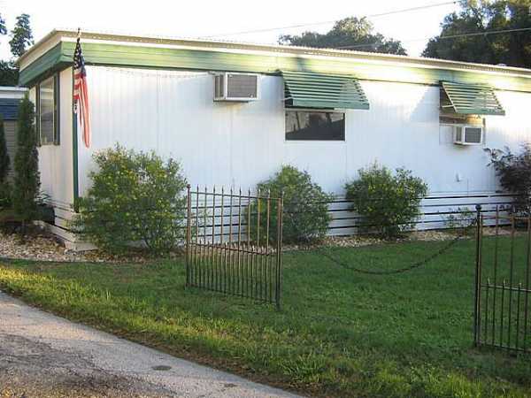 Lake Saunders Mobile Home Park 4301 North Highway 19AMount Dora, FL 32757