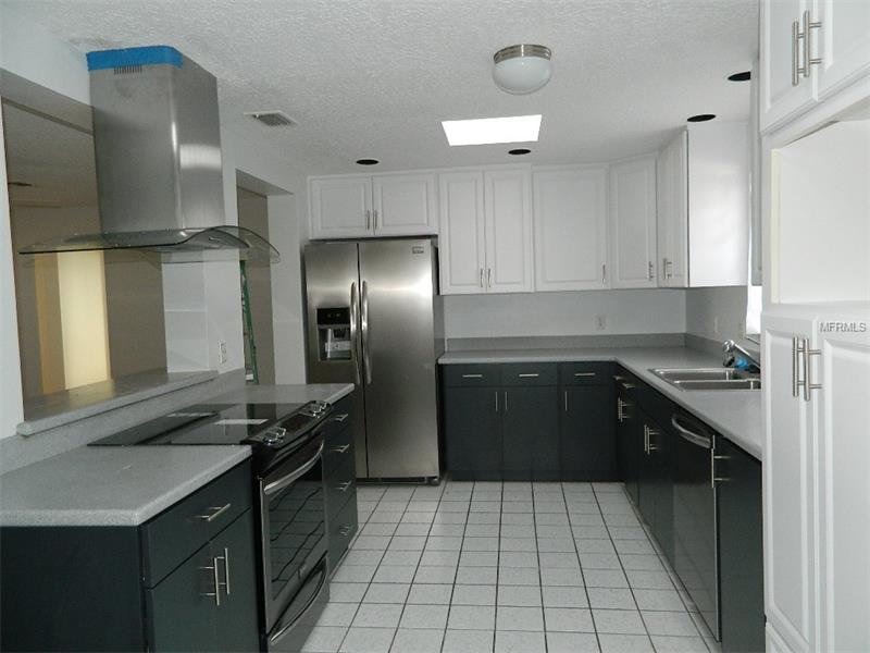 4097 LAKESHORE DRIVE, Mount Dora, FL 32757