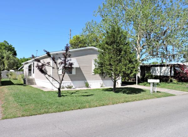 Oak Springs Mobile Home Community 171 Hillsborough Dr.Sorrento, FL 32776