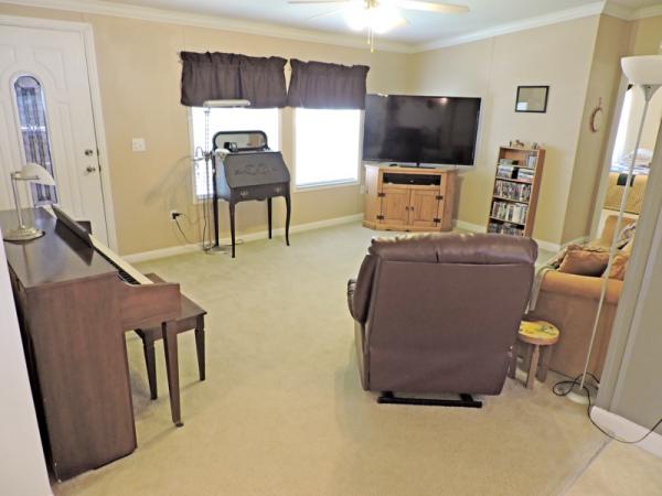 Oak Springs Mobile Home Community 171 Hillsborough Dr.Sorrento, FL 32776