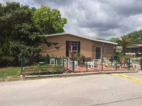 Oak Springs Mobile Home Community 19 Seminole StreetSorrento, FL 32776
