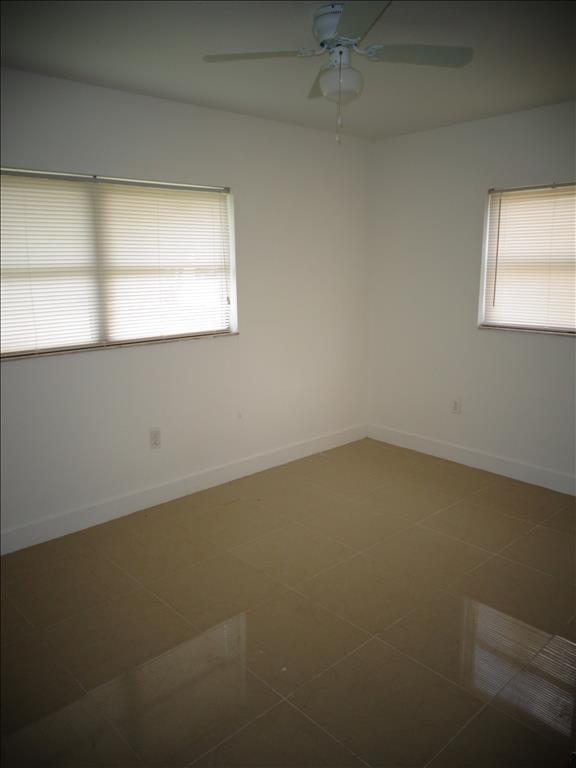 27836 Lois Drive, Tavares, FL 32778
