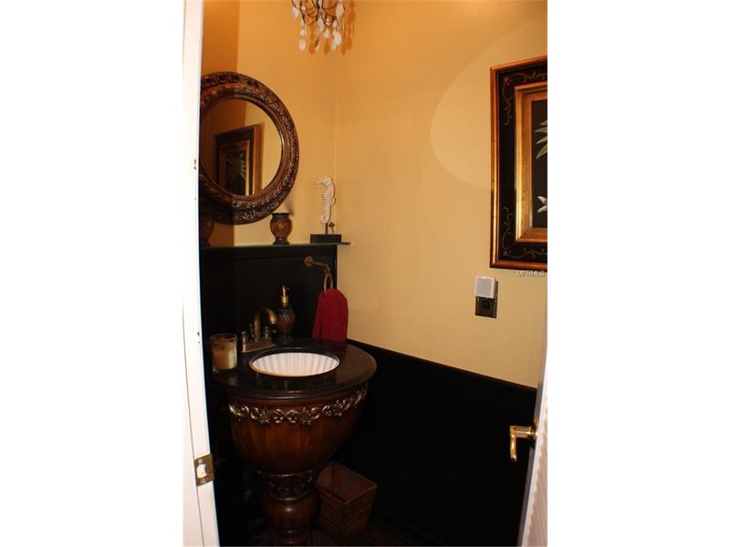 1319 LAKE SHORE BLVD, Tavares, FL 32778