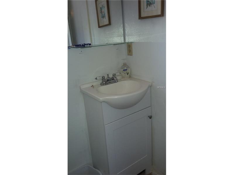 1100 E CAROLINE STREET, Tavares, FL 32778