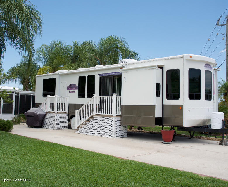 149 Plantation Dr, Titusville, FL 32780