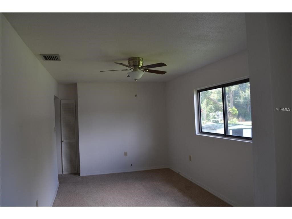 37545 Washington Ave, Umatilla, FL 32784