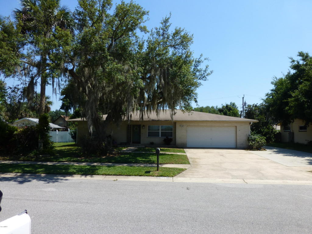 2831 Dutton Dr, Titusville, FL 32796