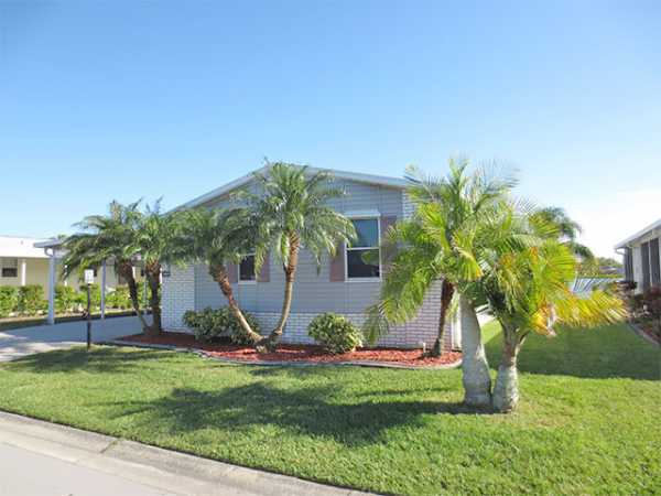 Lakes of Melbourne3829 Seagrove LaneMelbourne, FL 32904