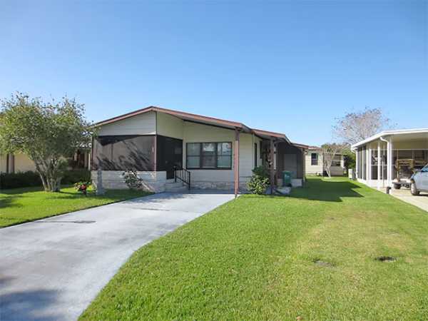 Lakes of Melbourne4008 Lucerne CourtMelbourne, FL 32904