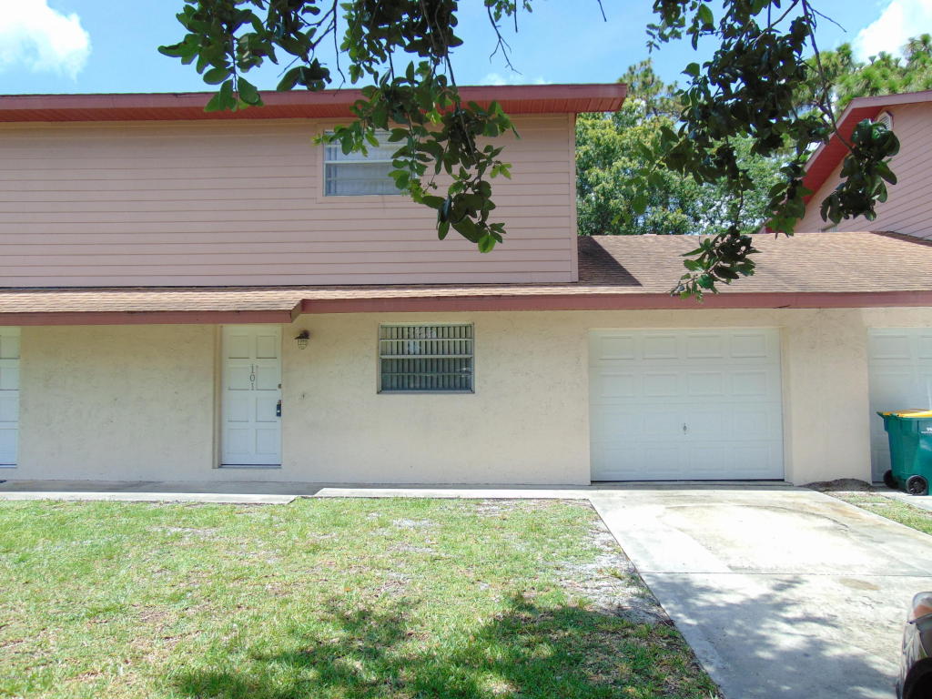 103 Woodland Drive, West Melbourne, FL 32904