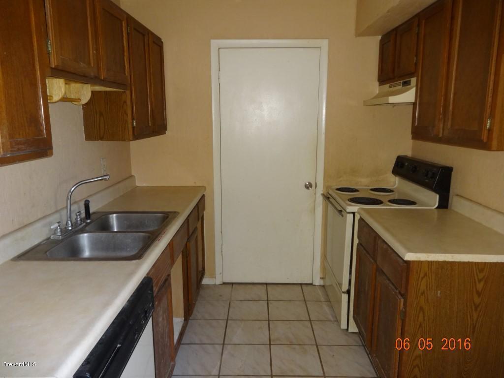 2130 Forest Knoll Drive, Palm Bay, FL 32905