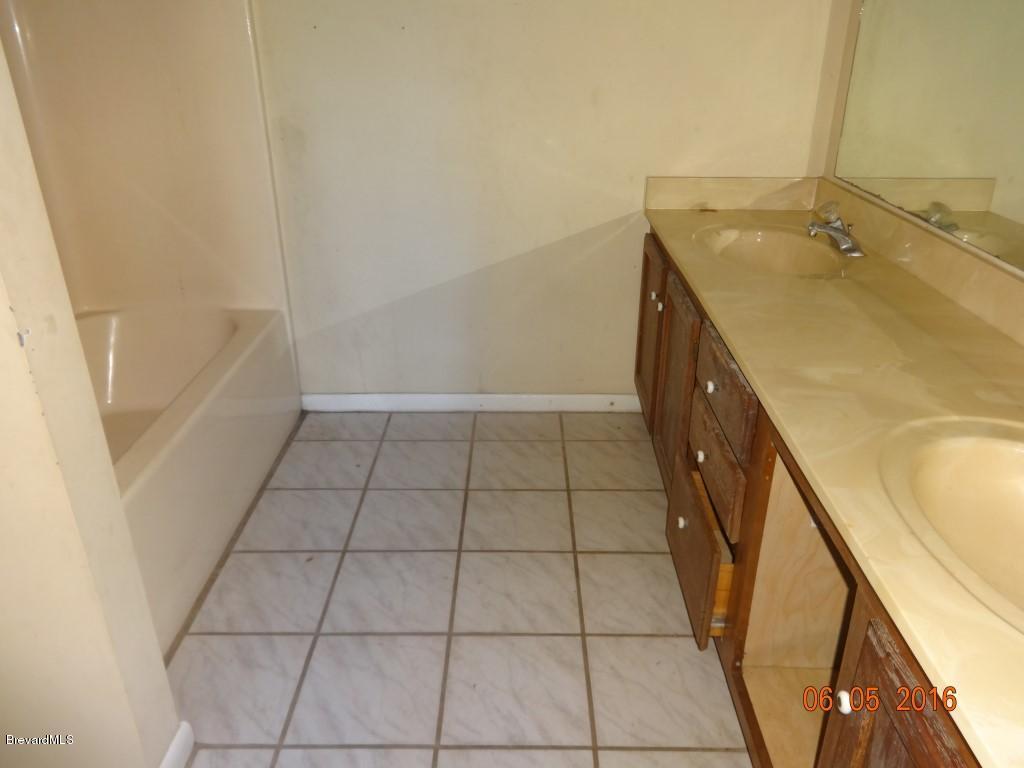 2130 Forest Knoll Drive, Palm Bay, FL 32905