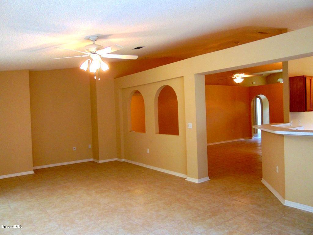 2177 Spring Creek Cir, Palm Bay, FL 32905