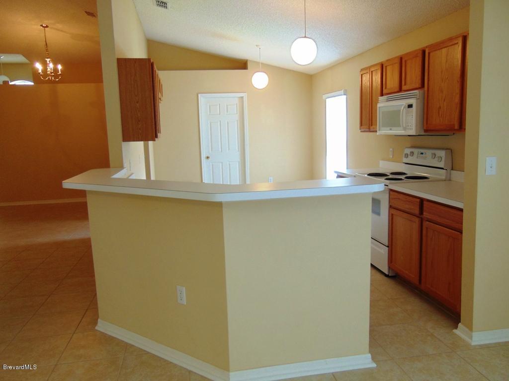 2177 Spring Creek Cir, Palm Bay, FL 32905