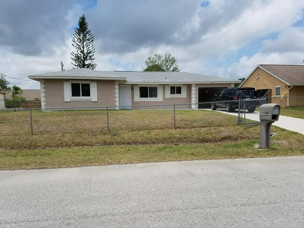 875 NW Rostock Circle, Palm Bay, FL 32907