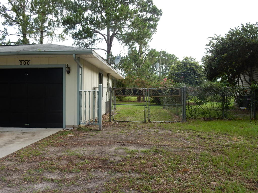 953 Flower Street, Palm Bay, FL 32907