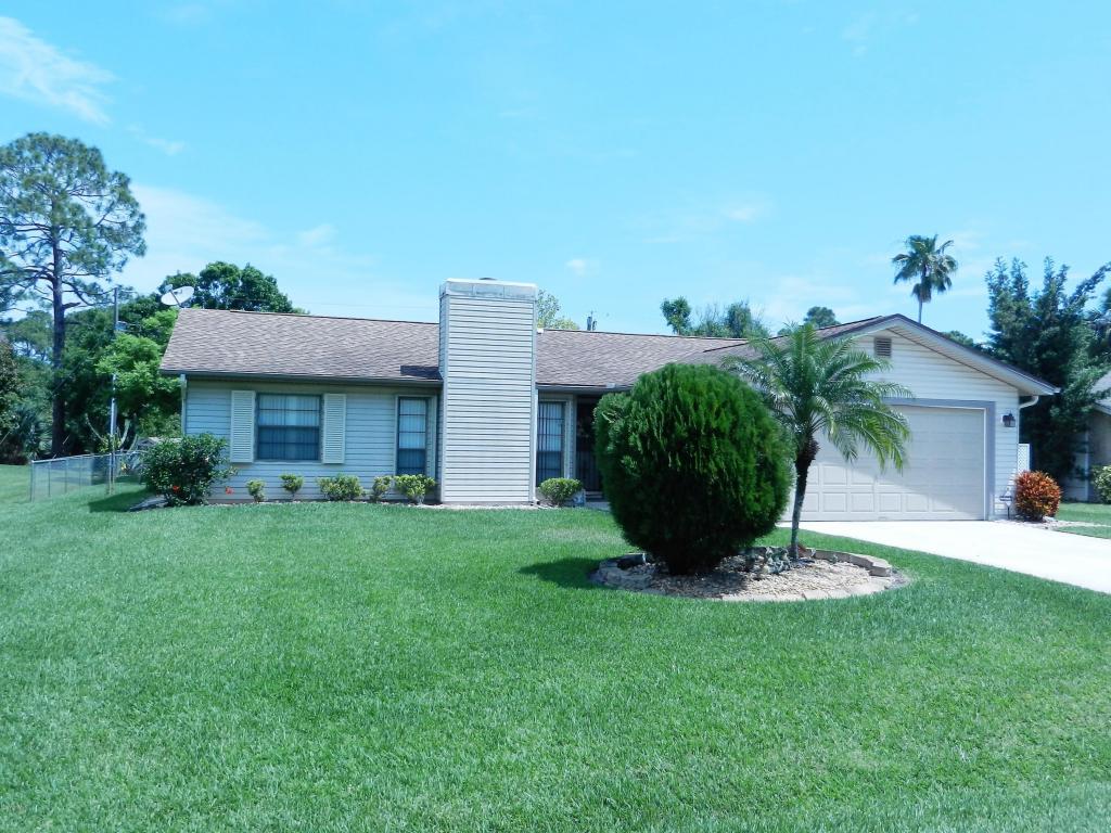 899 Grandeur Street, Palm Bay, FL 32909