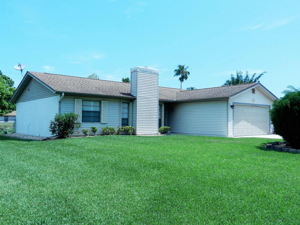 899 Grandeur Street, Palm Bay, FL 32909