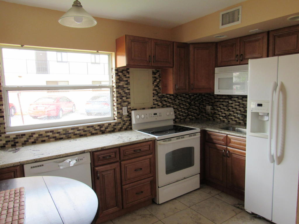 7165 Ridgewood Avenue, Cape Canaveral, FL 32920