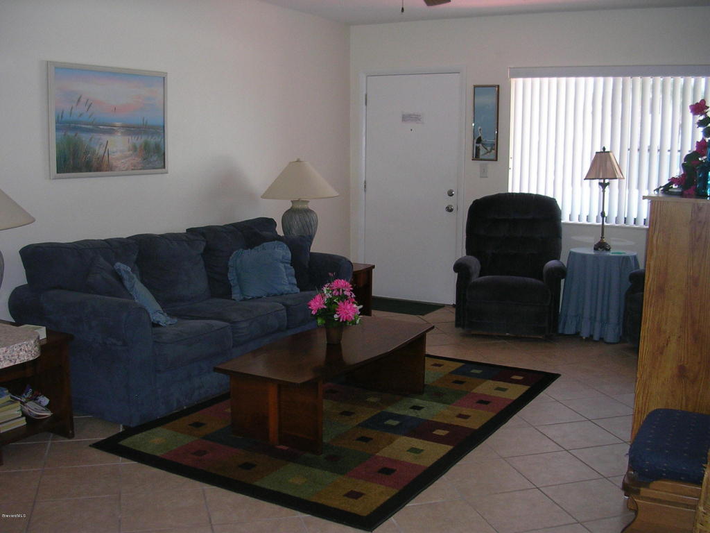 22 Tulip Ln, Cocoa Beach, FL 32931