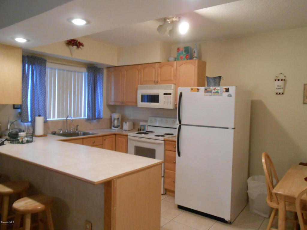22 Tulip Ln, Cocoa Beach, FL 32931