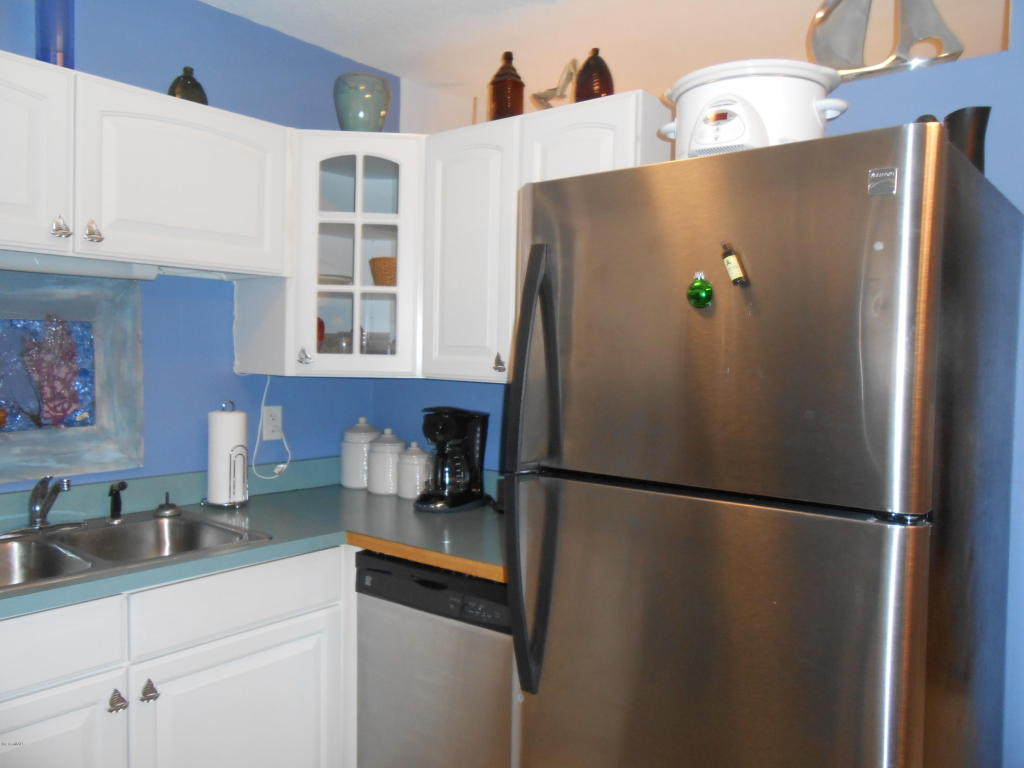 22 Tulip Ln, Cocoa Beach, FL 32931