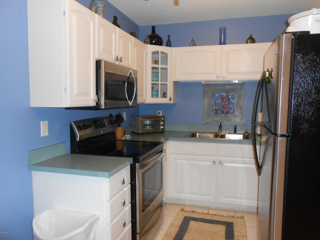 22 Tulip Ln, Cocoa Beach, FL 32931
