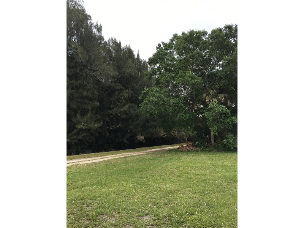 1 N Oleander St, Fellsmere, FL 32948