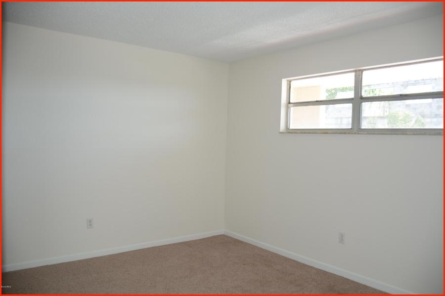2135 N Courtenay Pkwy 204, Merritt Island, FL 32953