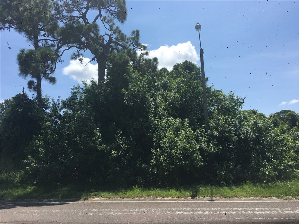 106 La Playa Lane, Sebastian, FL 32958