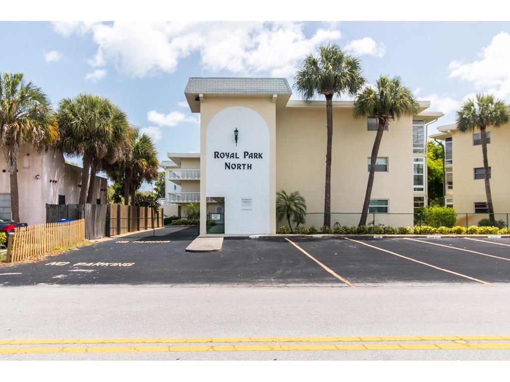 1100 Ponce De Leon Circle, Vero Beach, FL 32960