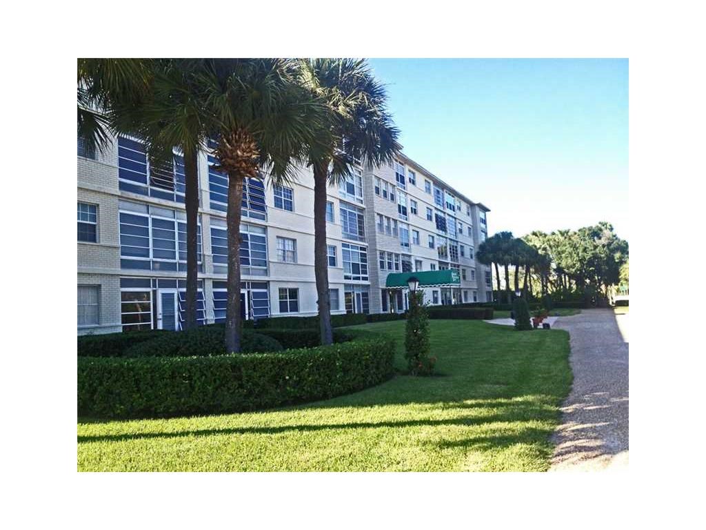 2333 Indian River Boulevard, Vero Beach, FL 32960
