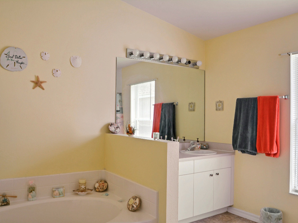 1155 N 13th Square, Vero Beach, FL 32960